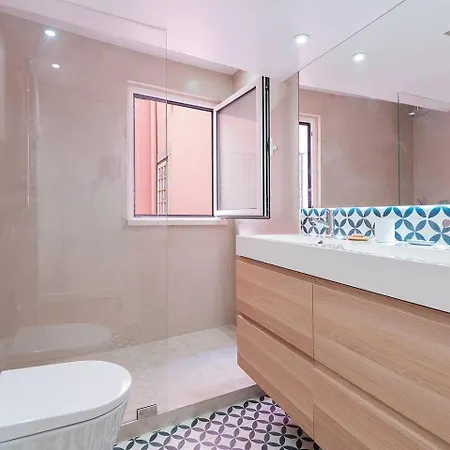 Cosy 2 Bed Flat With Terrace Near Av Liberdade Lisboa