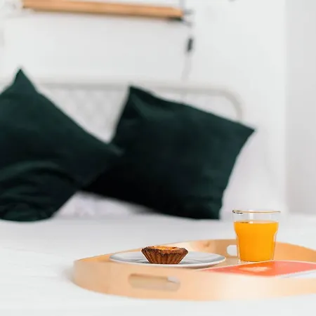 Cosy 2 Bed Flat With Terrace Near Av Liberdade * Lissabon