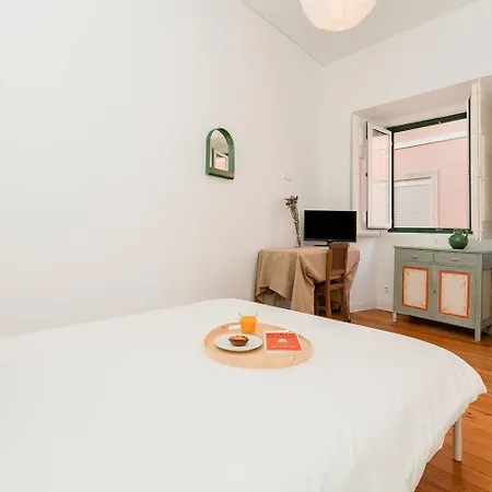 Apartment Cosy 2 Bed Flat With Terrace Near Av Liberdade Lisbon