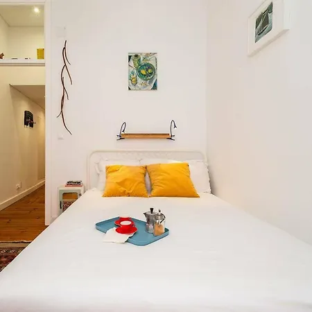 Cosy 2 Bed Flat With Terrace Near Av Liberdade Lisboa